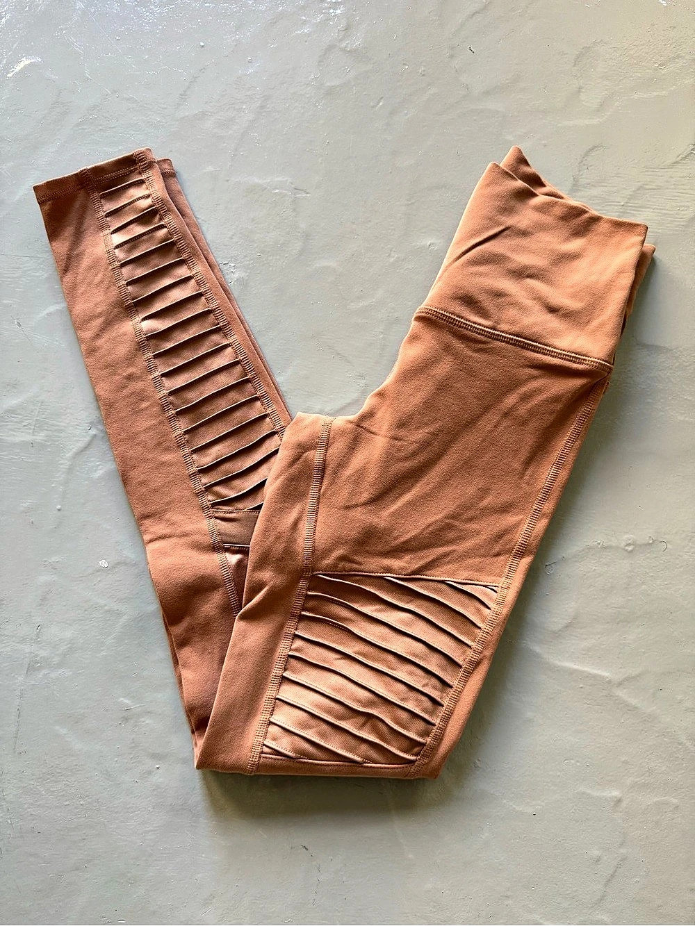 Alo Yoga High Waist Moto Leggings in XS